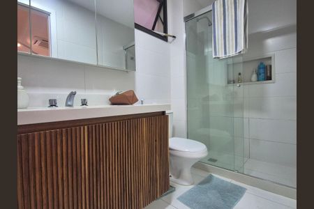 Apartamento à venda com 160m², 4 quartos e 2 vagas Apartamento à venda com 160m², 4 quartos e 2 vagasBanheiro da Suíte 4