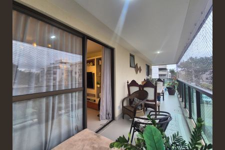 Apartamento à venda com 160m², 4 quartos e 2 vagas Apartamento à venda com 160m², 4 quartos e 2 vagasVaranda Gourmet