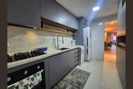 Apartamento à venda com 160m², 4 quartos e 2 vagas Apartamento à venda com 160m², 4 quartos e 2 vagasCozinha