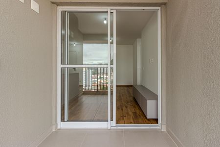 Apartamento à venda com 63m², 2 quartos e 1 vaga Apartamento à venda com 63m², 2 quartos e 1 vagaVaranda