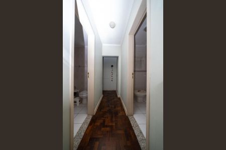 Casa à venda com 210m², 3 quartos e 3 vagas Casa à venda com 210m², 3 quartos e 3 vagasCorredor