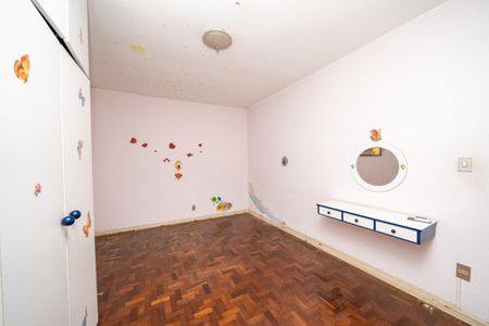 Casa à venda com 210m², 3 quartos e 3 vagas Casa à venda com 210m², 3 quartos e 3 vagasQuarto 3