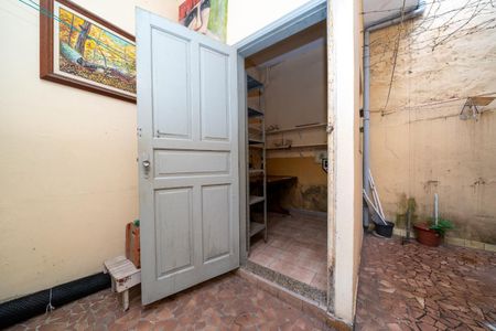 Casa à venda com 210m², 3 quartos e 3 vagas Casa à venda com 210m², 3 quartos e 3 vagasÁrea Externa