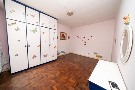 Casa à venda com 210m², 3 quartos e 3 vagas Casa à venda com 210m², 3 quartos e 3 vagasQuarto 3