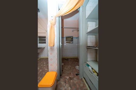 Casa à venda com 210m², 3 quartos e 3 vagas Casa à venda com 210m², 3 quartos e 3 vagasBanheiro de Serviço