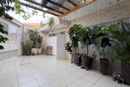 Casa à venda com 164m², 4 quartos e 2 vagas Casa à venda com 164m², 4 quartos e 2 vagasGaragem