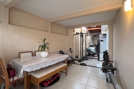 Casa à venda com 164m², 4 quartos e 2 vagas Casa à venda com 164m², 4 quartos e 2 vagasÁrea externa