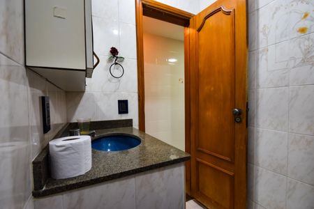 Apartamento à venda com 110m², 2 quartos e 1 vaga Apartamento à venda com 110m², 2 quartos e 1 vagaBanheiro Social