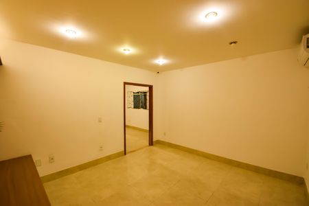 Apartamento à venda com 110m², 2 quartos e 1 vaga Apartamento à venda com 110m², 2 quartos e 1 vagaSala