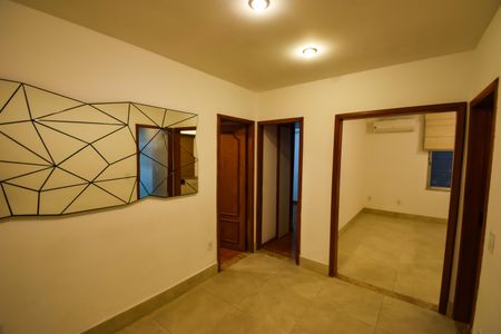 Apartamento à venda com 110m², 2 quartos e 1 vaga Apartamento à venda com 110m², 2 quartos e 1 vagaSala de Jantar