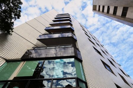 Apartamento para alugar com 95m², 3 quartos e 2 vagas Apartamento para alugar com 95m², 3 quartos e 2 vagasFachada