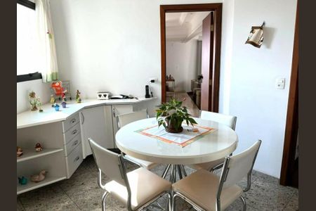Apartamento à venda com 188m², 3 quartos e 3 vagas