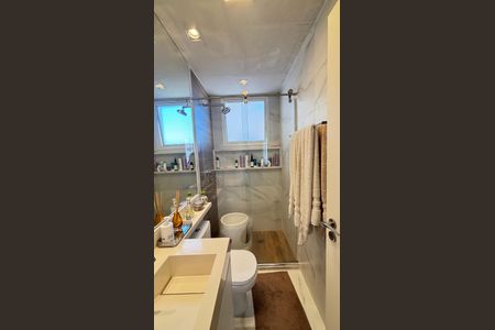 Apartamento à venda com 83m², 2 quartos e 2 vagas Apartamento à venda com 83m², 2 quartos e 2 vagasBanheiro da Suíte