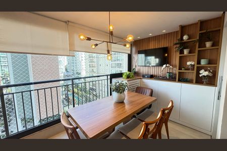Apartamento à venda com 83m², 2 quartos e 2 vagas Apartamento à venda com 83m², 2 quartos e 2 vagasVaranda