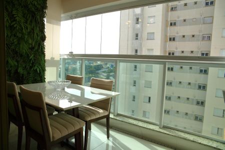 Apartamento à venda com 78m², 2 quartos e 2 vagasVaranda da Sala