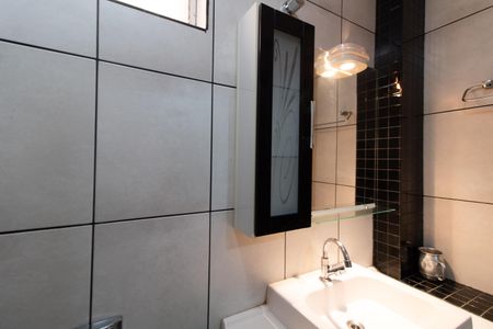 Apartamento à venda com 80m², 2 quartos e 1 vaga Apartamento à venda com 80m², 2 quartos e 1 vagaBanheiro Social