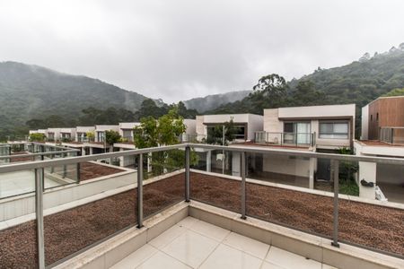 Apartamento para alugar com 200m², 3 quartos e 2 vagas Apartamento para alugar com 200m², 3 quartos e 2 vagasVaranda