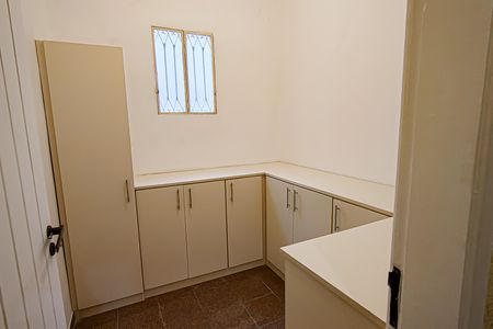 Casa à venda com 150m², 3 quartos e 2 vagasQuarto de Serviço