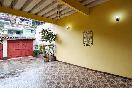Casa à venda com 150m², 3 quartos e 2 vagasGaragem