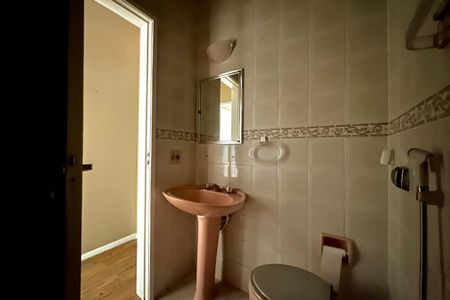 Apartamento à venda com 120m², 2 quartos e sem vaga Apartamento à venda com 120m², 2 quartos e sem vagaBanheiro