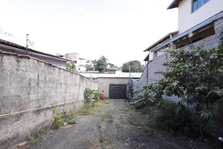 Casa à venda com 252m², 3 quartos e 2 vagasQuintal