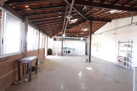 Casa à venda com 252m², 3 quartos e 2 vagasEspaço Superior