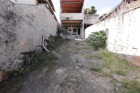 Casa à venda com 252m², 3 quartos e 2 vagasQuintal