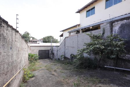 Casa à venda com 252m², 3 quartos e 2 vagasQuintal