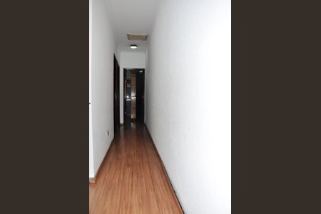 Casa à venda com 110m², 3 quartos e 3 vagas Casa à venda com 110m², 3 quartos e 3 vagasCorredor