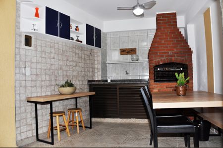 Casa à venda com 110m², 3 quartos e 3 vagas Casa à venda com 110m², 3 quartos e 3 vagasChurrasqueira