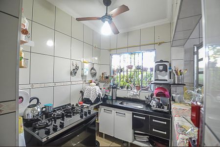 Casa à venda com 237m², 4 quartos e 4 vagas Casa à venda com 237m², 4 quartos e 4 vagasCozinha