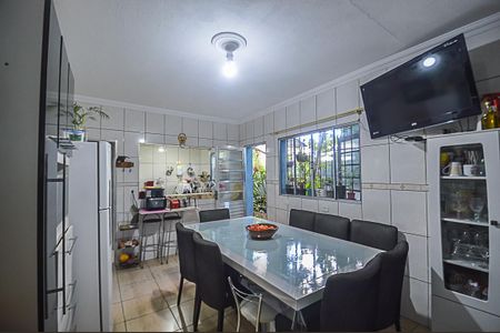 Casa à venda com 237m², 4 quartos e 4 vagas Casa à venda com 237m², 4 quartos e 4 vagasCozinha