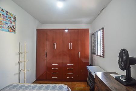 Casa à venda com 237m², 4 quartos e 4 vagas Casa à venda com 237m², 4 quartos e 4 vagasQuarto 1