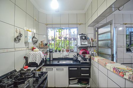 Casa à venda com 237m², 4 quartos e 4 vagas Casa à venda com 237m², 4 quartos e 4 vagasCozinha