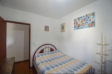 Casa à venda com 237m², 4 quartos e 4 vagas Casa à venda com 237m², 4 quartos e 4 vagasQuarto 1