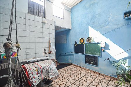 Casa à venda com 237m², 4 quartos e 4 vagas Casa à venda com 237m², 4 quartos e 4 vagasQuintal