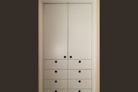 Apartamento à venda com 90m², 1 quarto e sem vaga Apartamento à venda com 90m², 1 quarto e sem vagaArmário