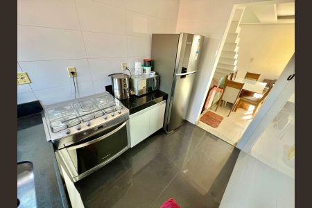 Apartamento para alugar com 140m², 3 quartos e 2 vagas Apartamento para alugar com 140m², 3 quartos e 2 vagasCozinha