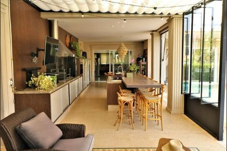 Casa à venda com 1860m², 4 quartos e 10 vagas Casa à venda com 1860m², 4 quartos e 10 vagasFoto 01