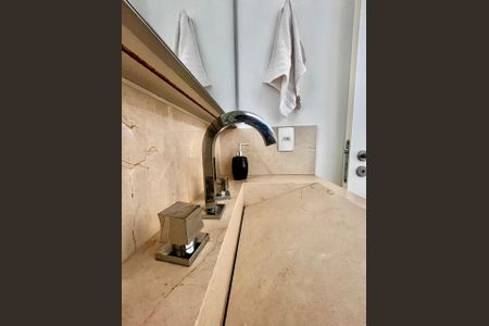 Apartamento à venda com 92m², 2 quartos e 2 vagas Apartamento à venda com 92m², 2 quartos e 2 vagasBanheiro Suíte 1