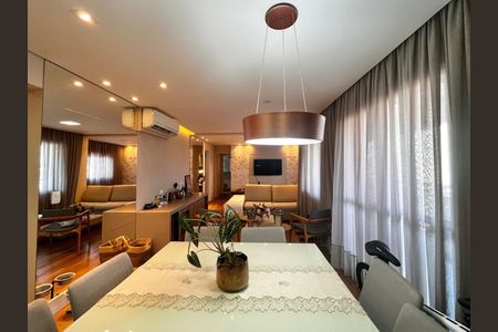 Apartamento à venda com 92m², 2 quartos e 2 vagas Apartamento à venda com 92m², 2 quartos e 2 vagasSala