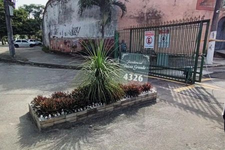 Casa de condomínio à venda com 225m², 3 quartos e 6 vagasFachada 