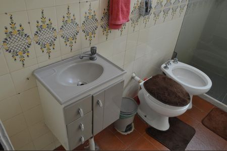 Casa de condomínio à venda com 225m², 3 quartos e 6 vagasBanheiro 