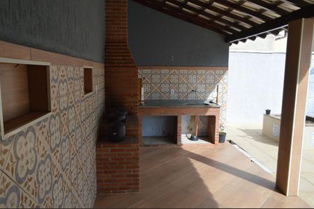 Casa de condomínio à venda com 225m², 3 quartos e 6 vagasÁrea Gourmet 