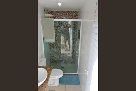 Casa de condomínio à venda com 225m², 3 quartos e 6 vagasBanheiro da Área Gourmet 