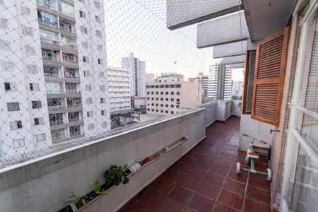 Apartamento à venda com 75m², 2 quartos e 1 vaga Apartamento à venda com 75m², 2 quartos e 1 vagaVaranda
