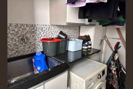 Apartamento à venda com 95m², 3 quartos e 2 vagas Apartamento à venda com 95m², 3 quartos e 2 vagasLavanderia