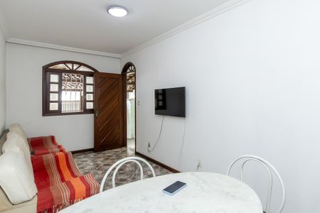 Sala de apartamento à venda com 2 quartos, 123m² em Heliópolis, Belo Horizonte