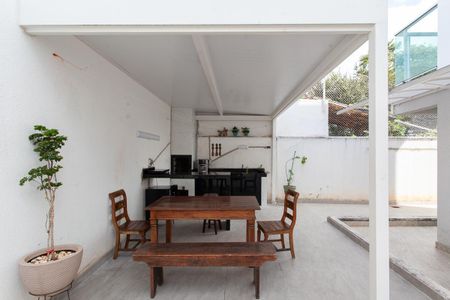 Apartamento à venda com 150m², 3 quartos e 2 vagas Apartamento à venda com 150m², 3 quartos e 2 vagasÁrea Privativa - Espaço Gourmet