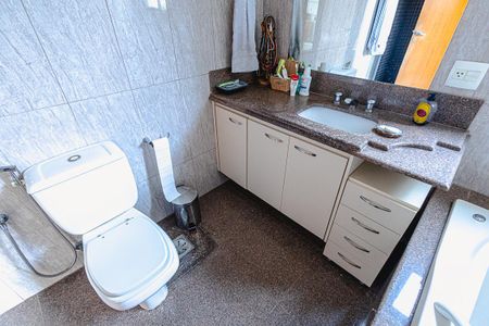 Apartamento à venda com 167m², 4 quartos e 3 vagasBanheiro Suíte 2